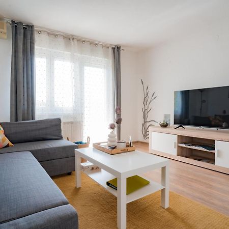 Apartman Sanda วูโควาร์ ภายนอก รูปภาพ